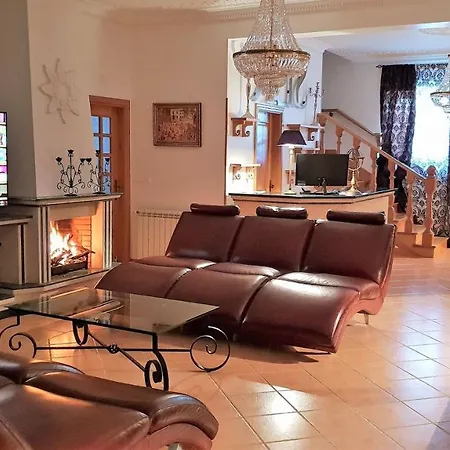 Crystal Residence Apartment