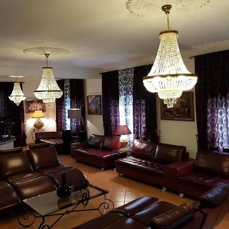 Crystal Residence Apartment *